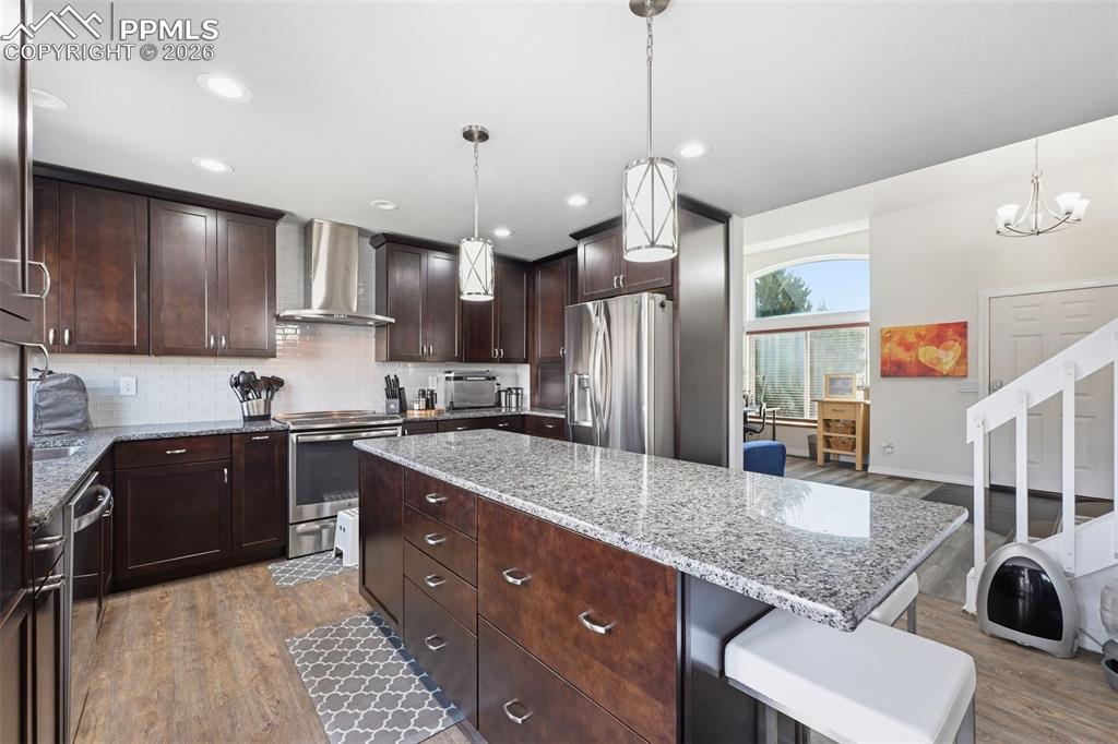 Image 6 of 31: Kitchen