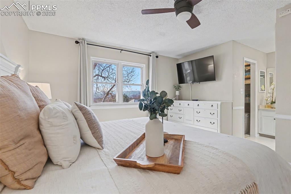 Image 12 of 37: Bedroom