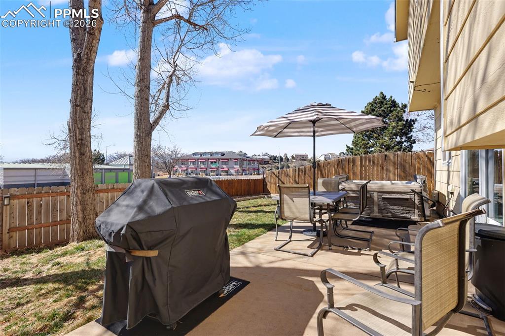 Image 27 of 37: Patio