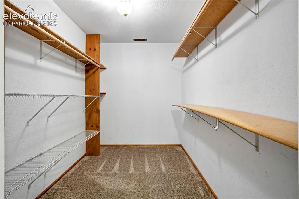 Image 40 of 50: Closet