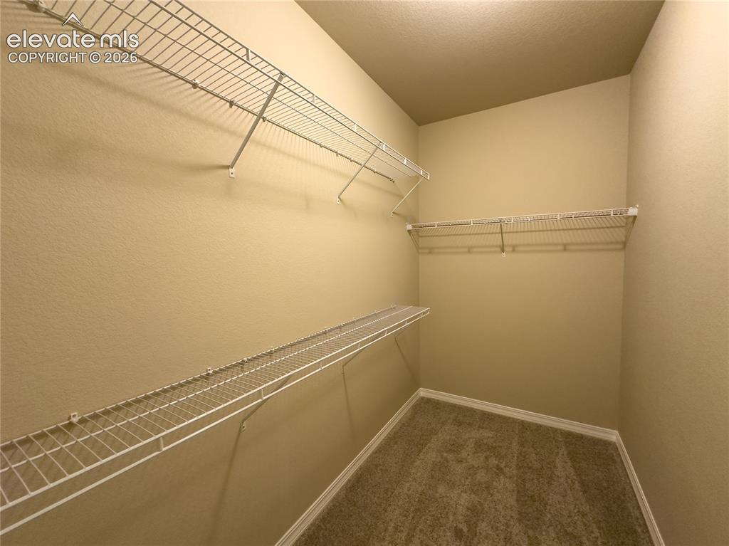 Image 16 of 30: Closet