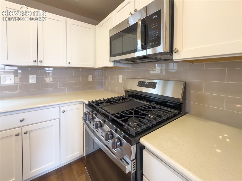 Image 6 of 30: Kitchen
