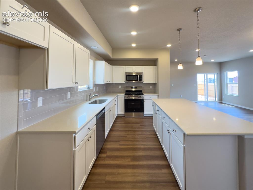 Image 7 of 30: Kitchen