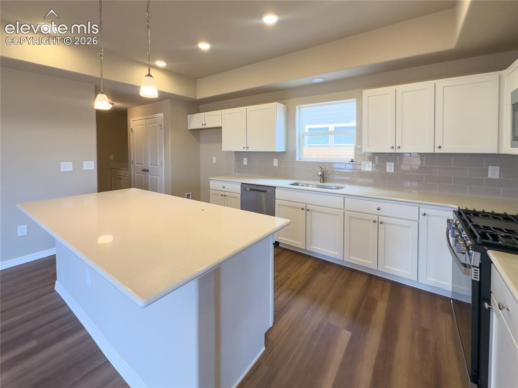 Image 8 of 30: Kitchen