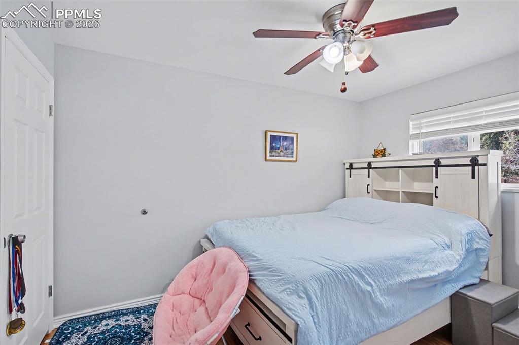 Image 11 of 33: Bedroom