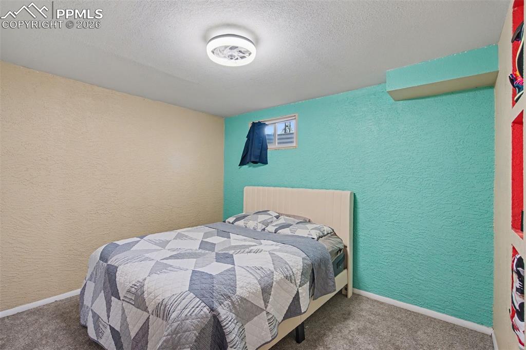 Image 22 of 33: Bedroom