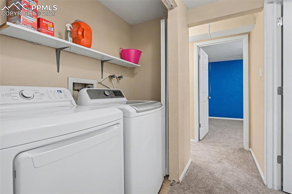 Image 24 of 33: Laundry