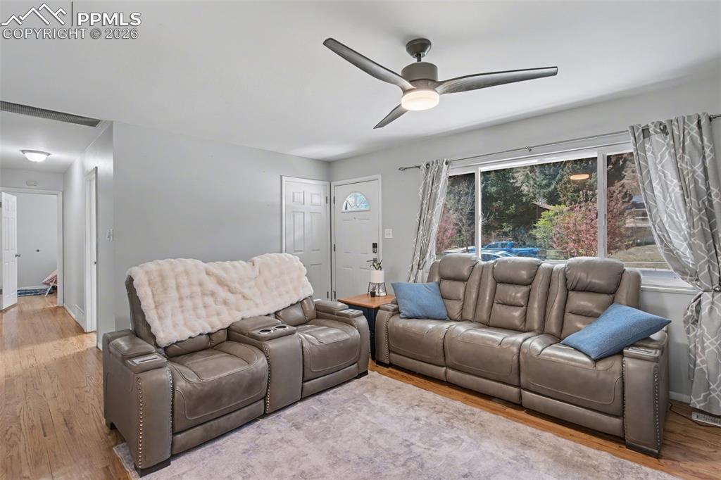 Image 3 of 33: Living Room