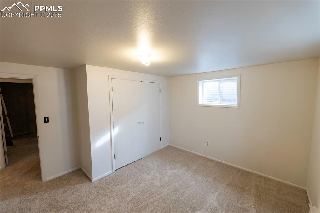 Image 41 of 45: Bedroom