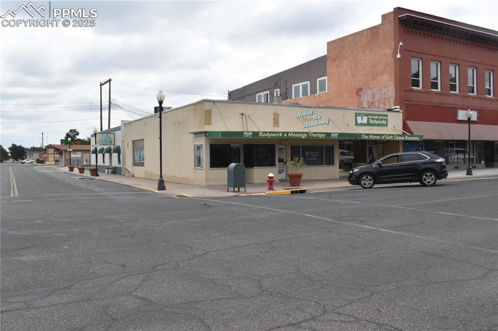 Image 4 of 37: View of commercial location