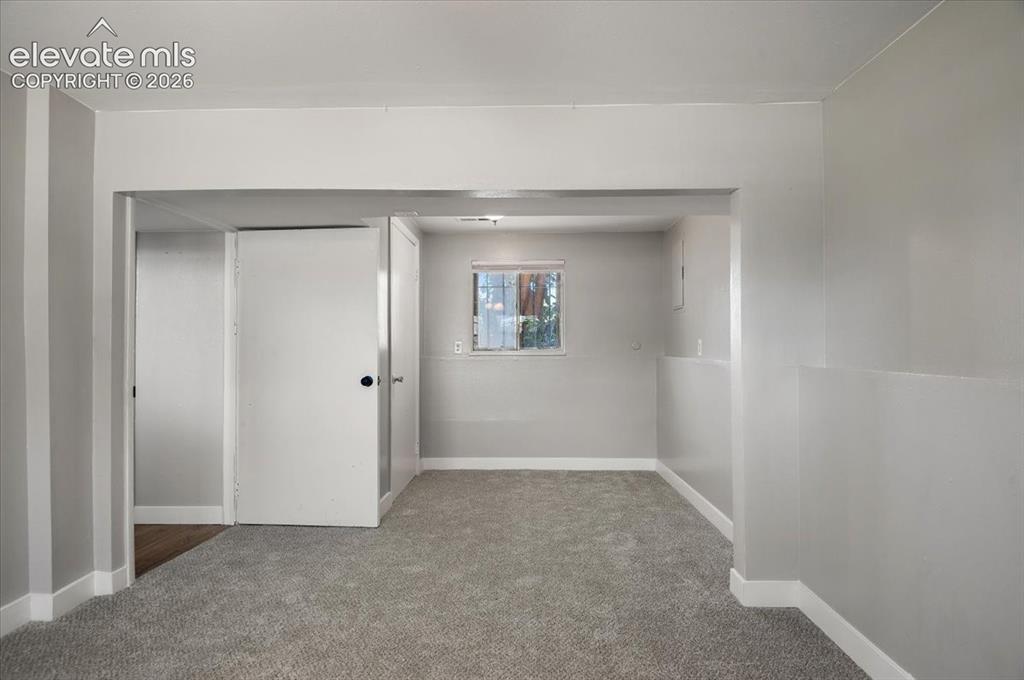 Image 16 of 28: Bedroom