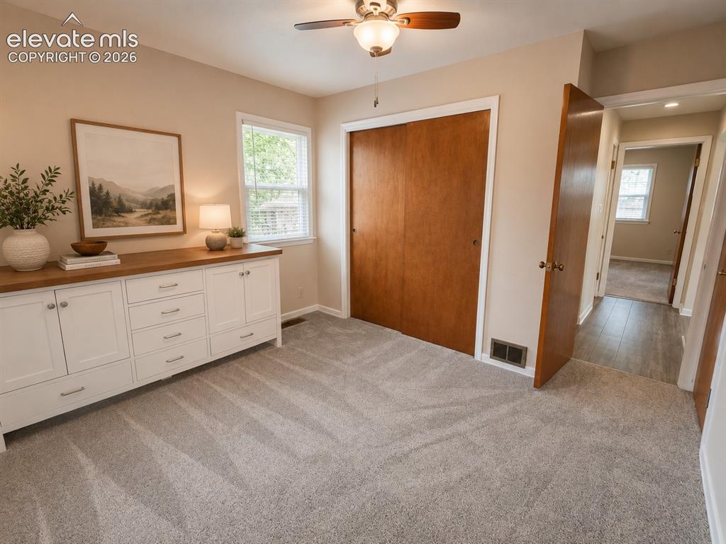 Image 10 of 30: Bedroom