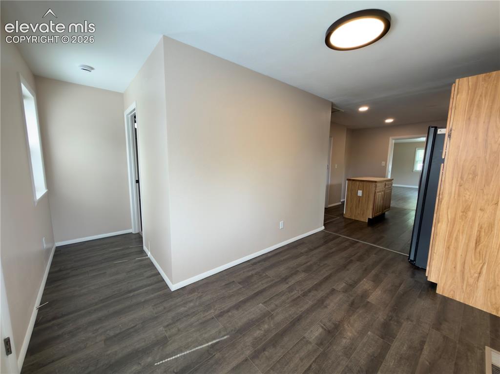 Image 22 of 30: Dining Area
