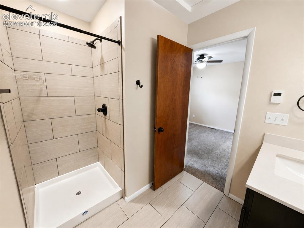 Image 26 of 30: Bathroom