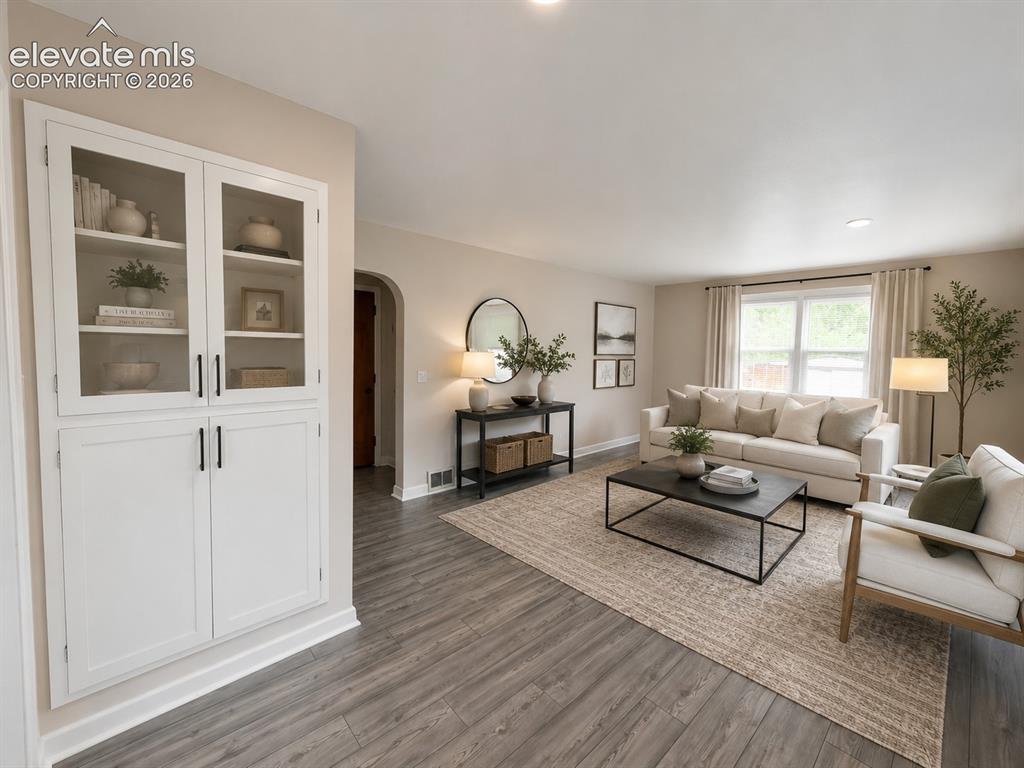 Image 6 of 30: Living Room