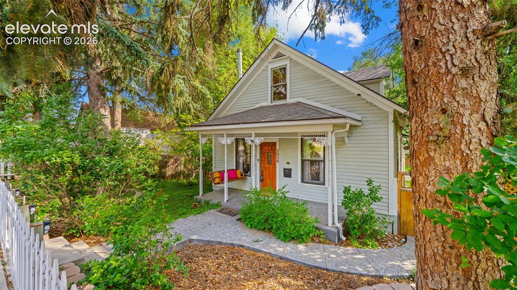 Image 3 of 38: Front house
