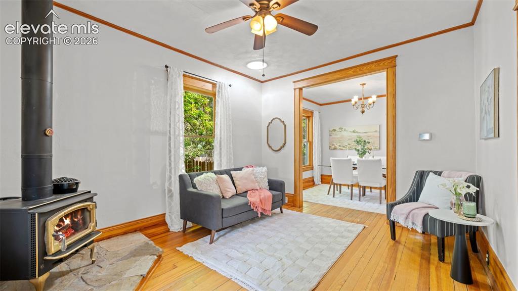 Image 6 of 38: Living room