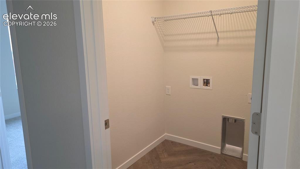 Image 10 of 20: Laundry