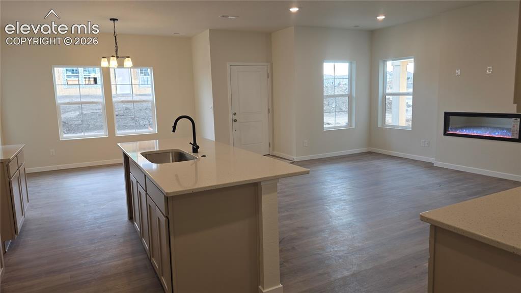 Image 8 of 20: Great Room