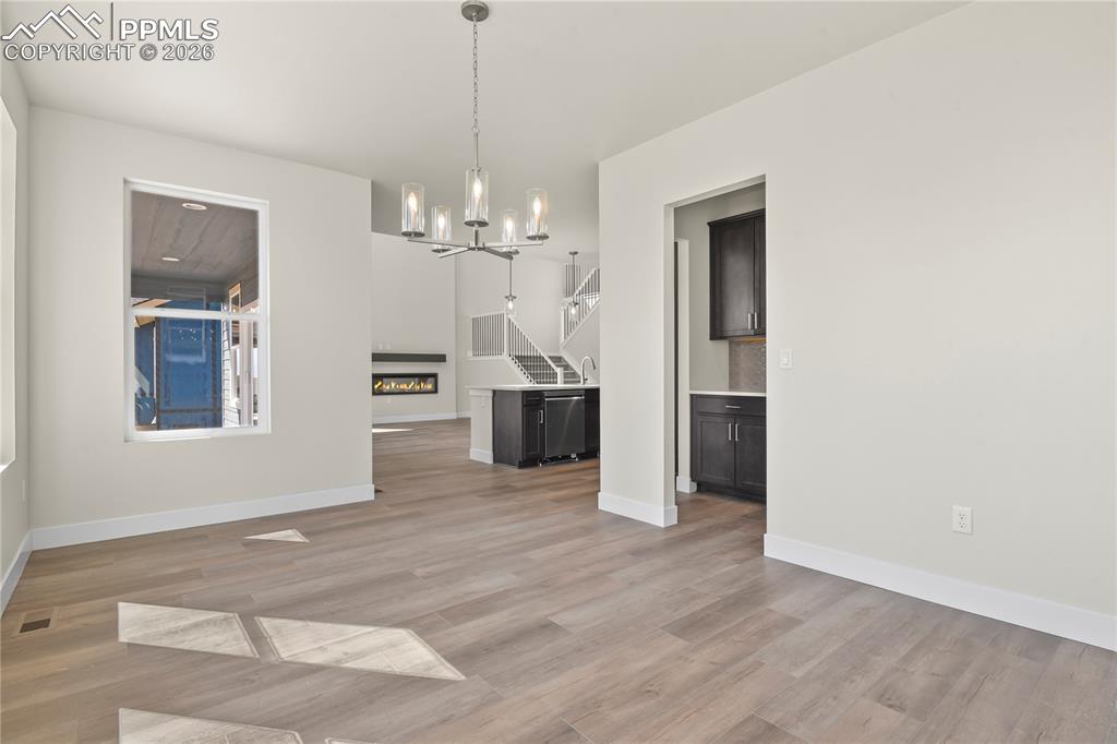 Image 12 of 42: Dining Area