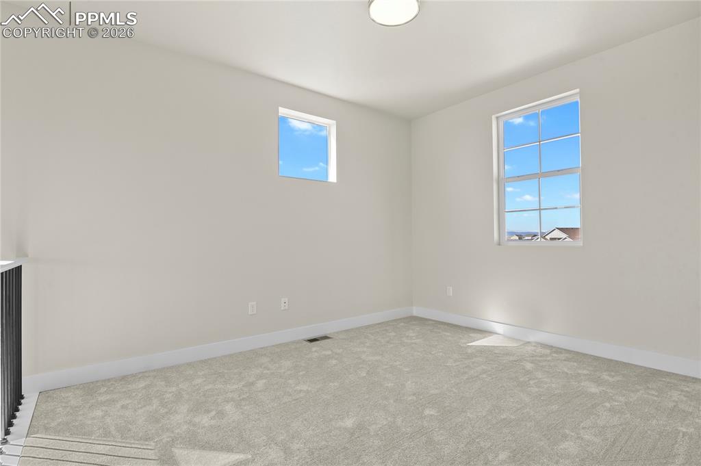 Image 23 of 42: Loft