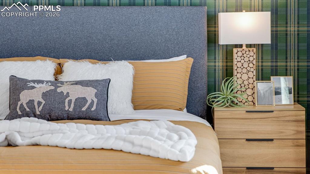 Image 30 of 36: Bedroom