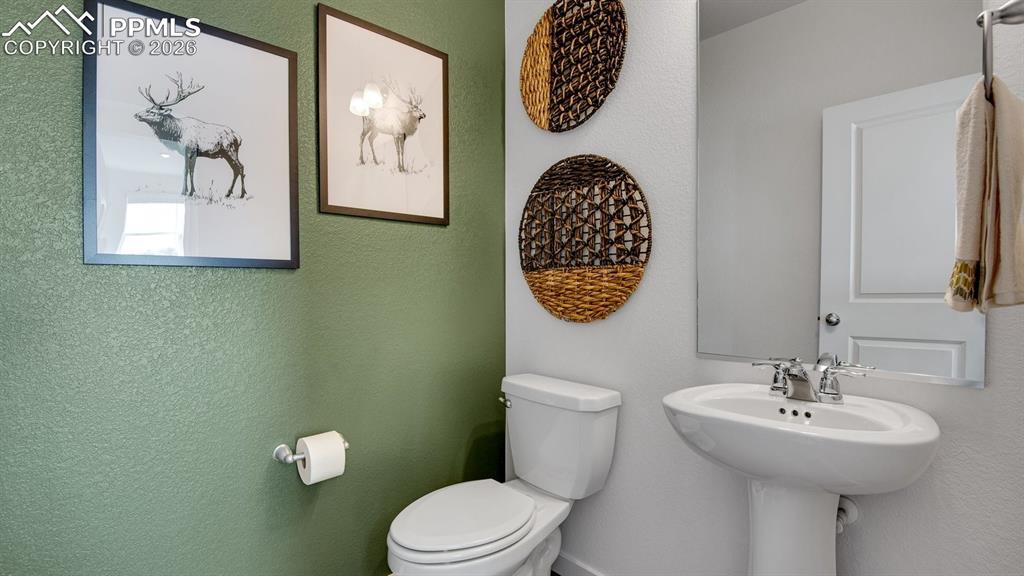 Image 5 of 36: Bathroom