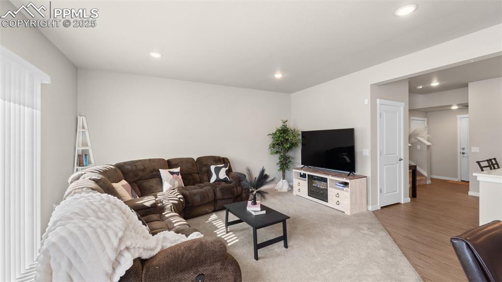 Image 11 of 20: Living Room