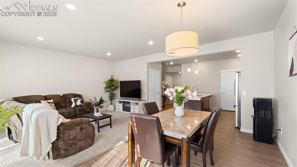 Image 12 of 20: Dining Area