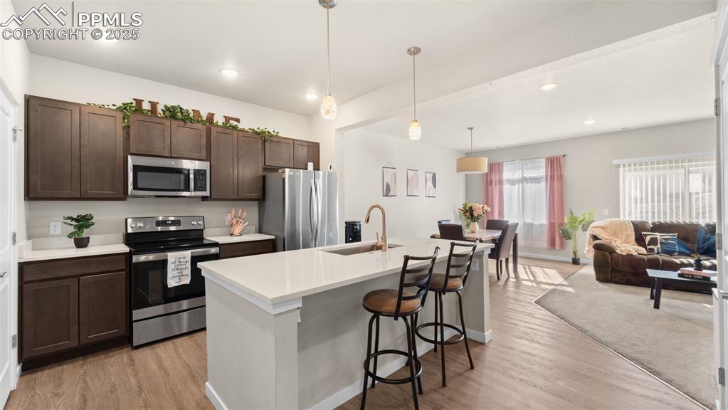 Image 6 of 20: Kitchen