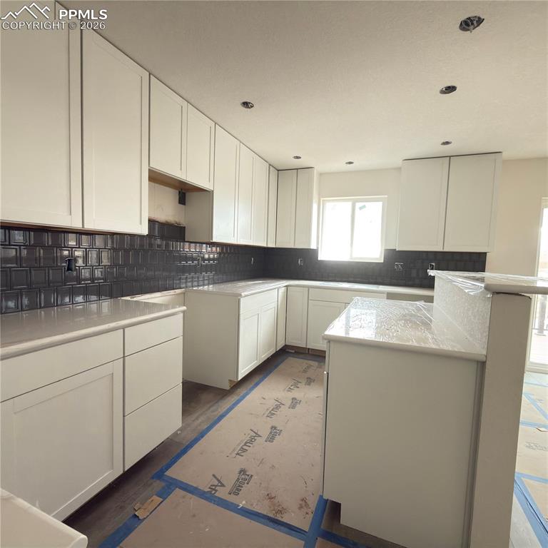 Image 8 of 21: Kitchen