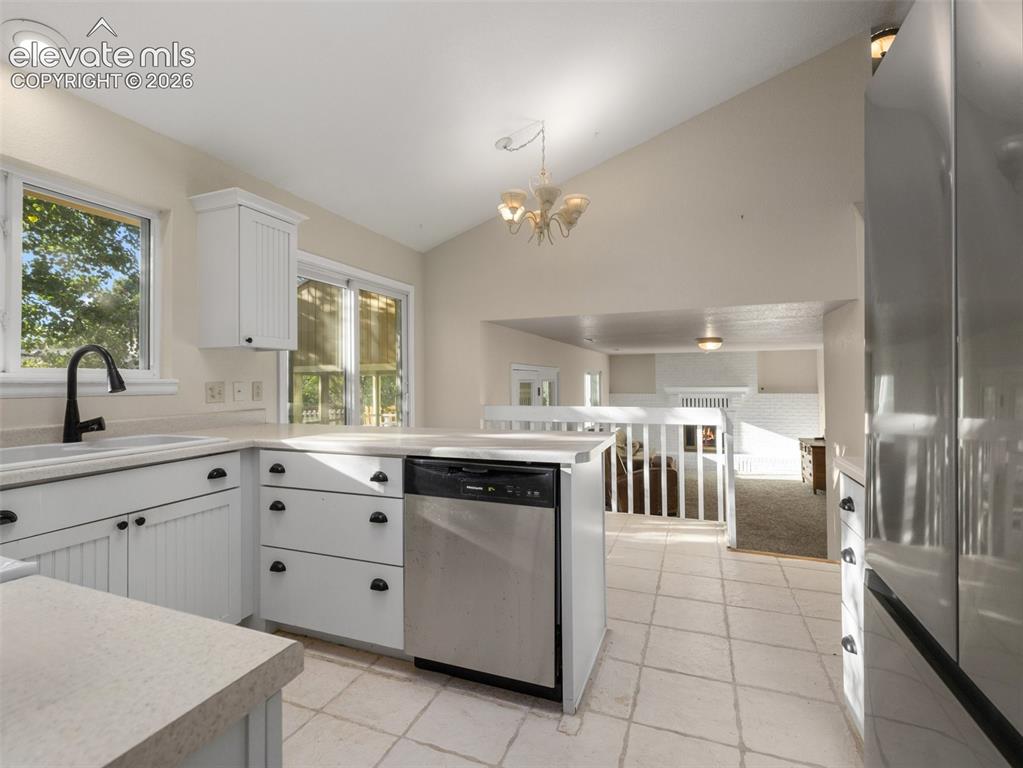 Image 13 of 36: Kitchen