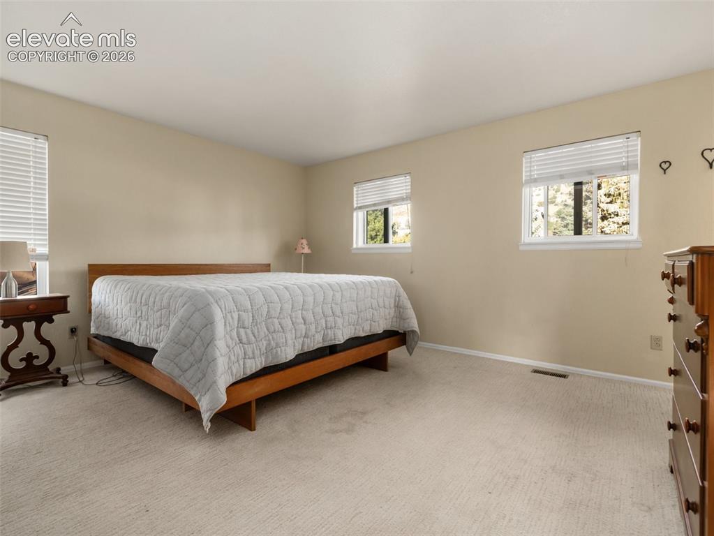 Image 26 of 36: Bedroom
