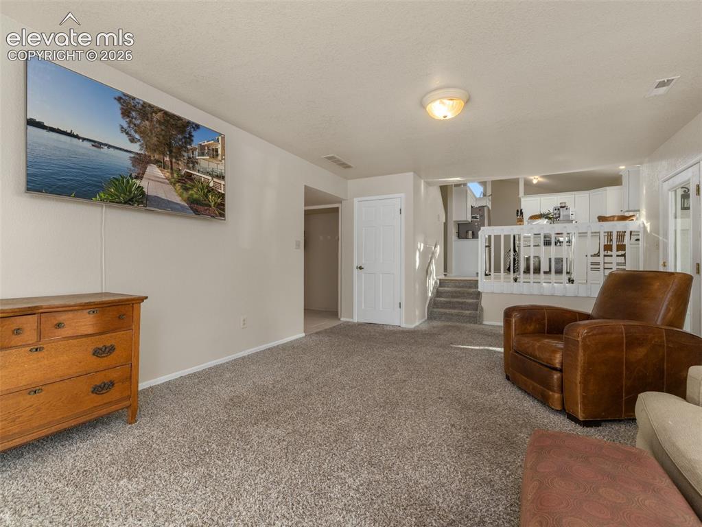 Image 7 of 36: Sitting Room