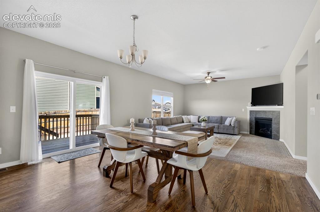 Image 12 of 46: Dining Area