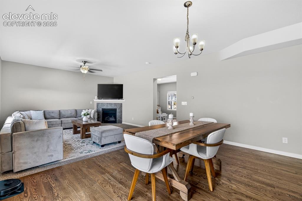 Image 13 of 46: Dining Area