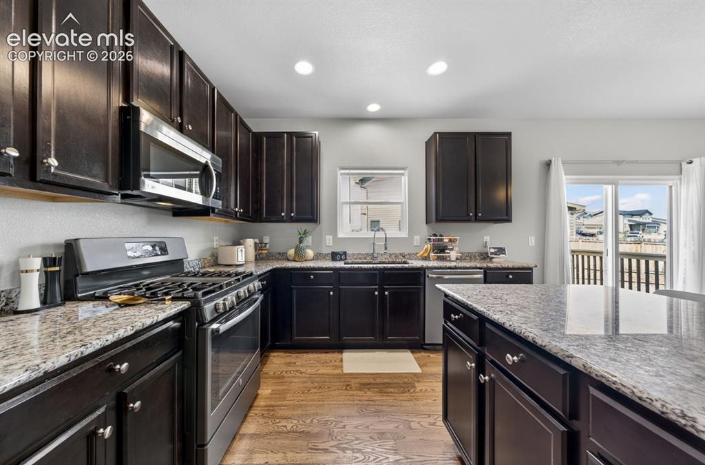 Image 15 of 46: Kitchen