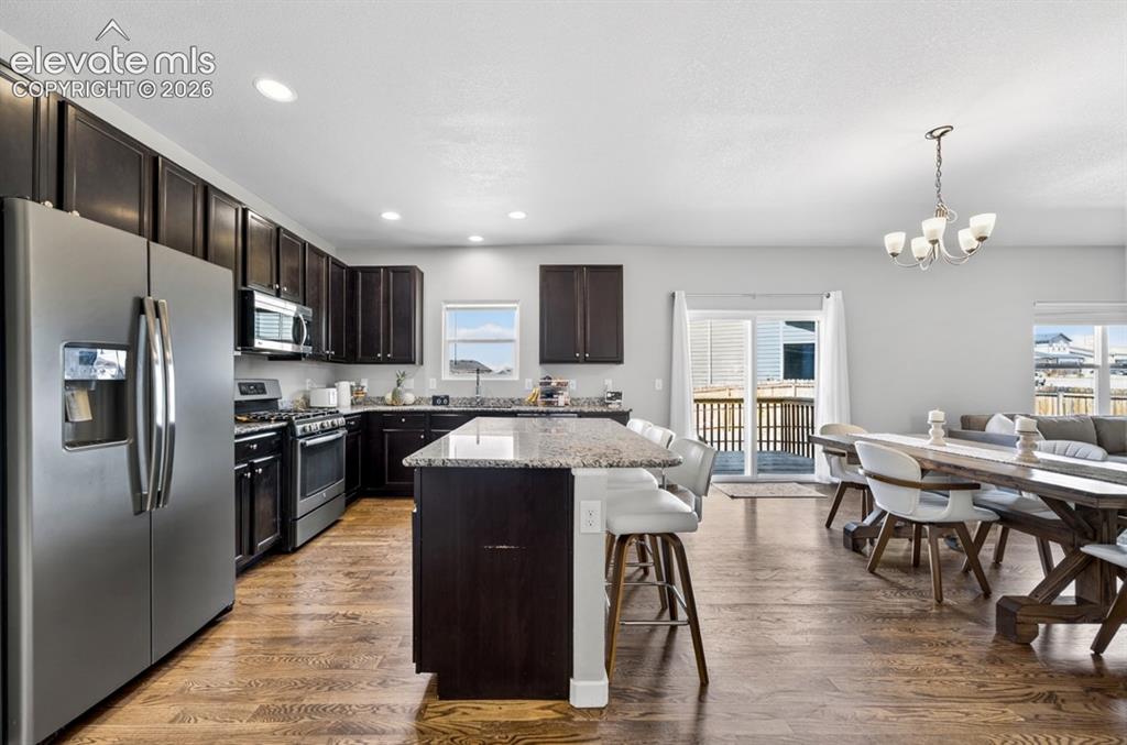 Image 16 of 46: Kitchen