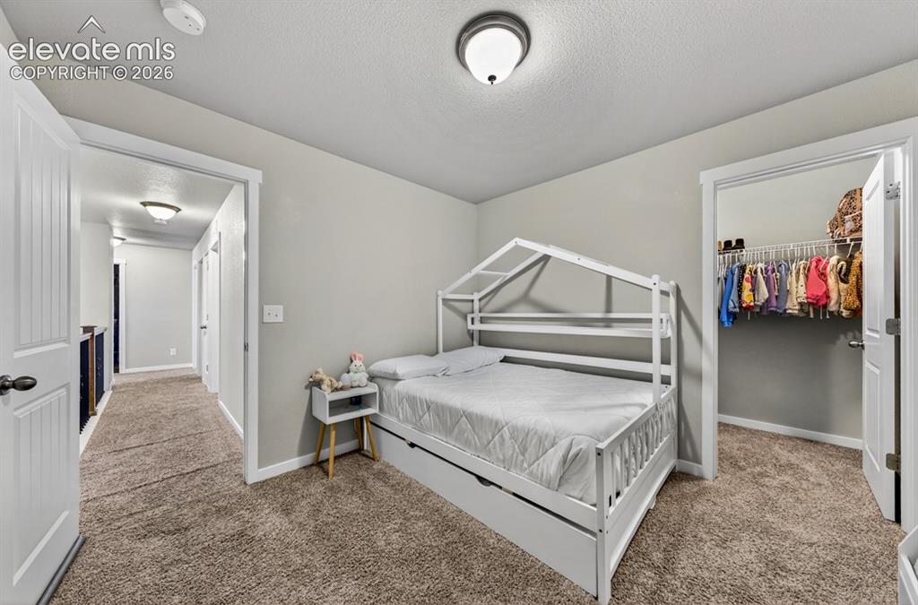 Image 38 of 46: Bedroom