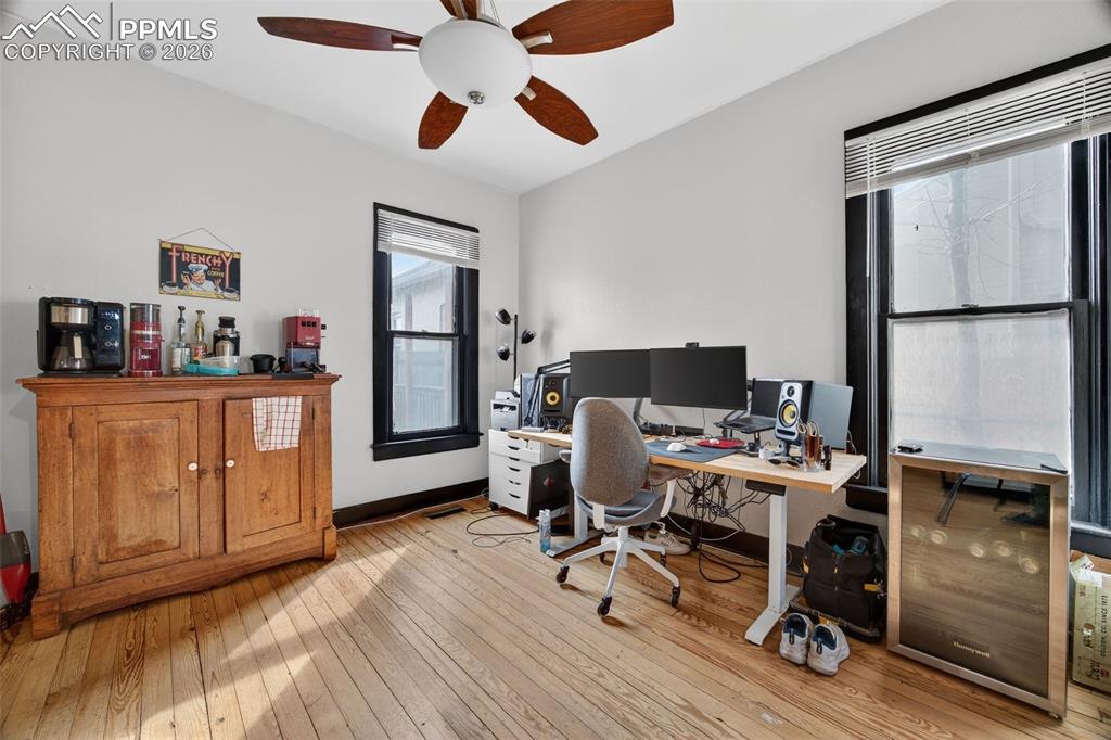 Image 15 of 38: Office