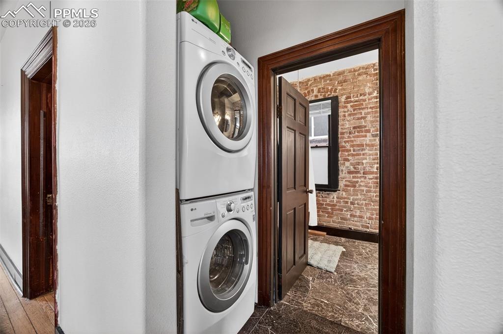 Image 28 of 38: Laundry