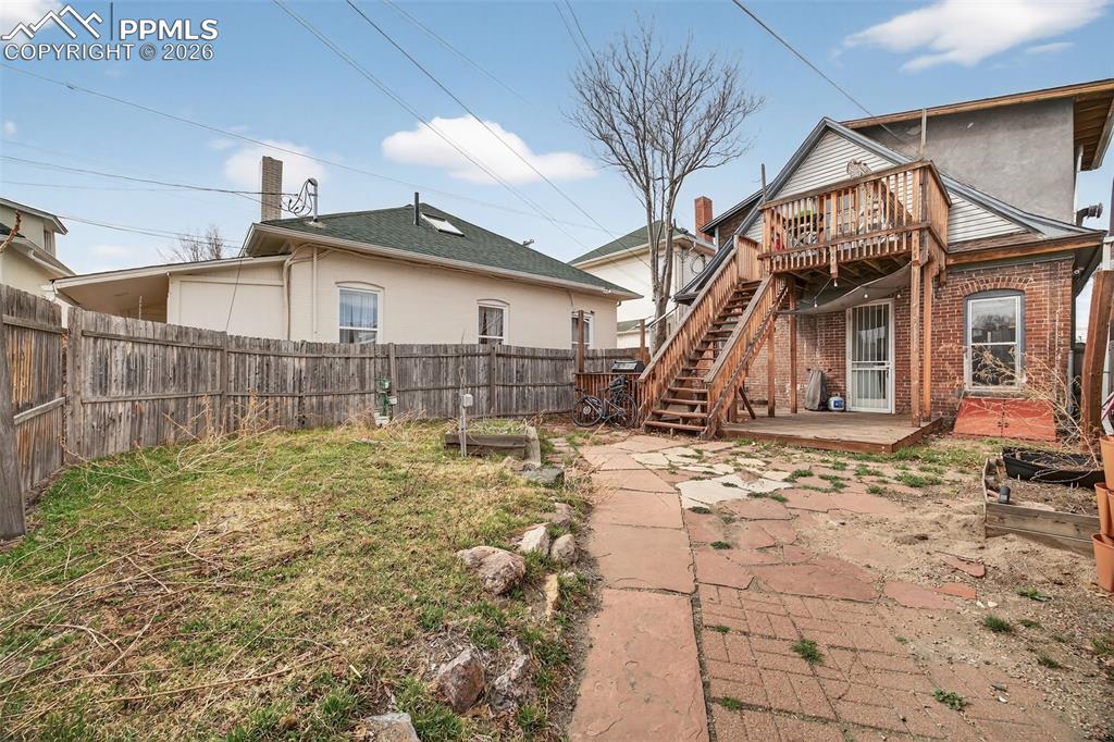 Image 29 of 38: Back of Structure