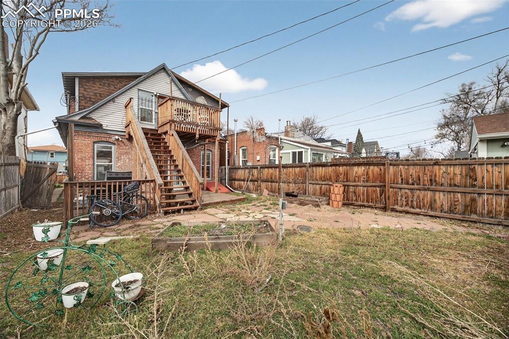 Image 35 of 38: Back of Structure