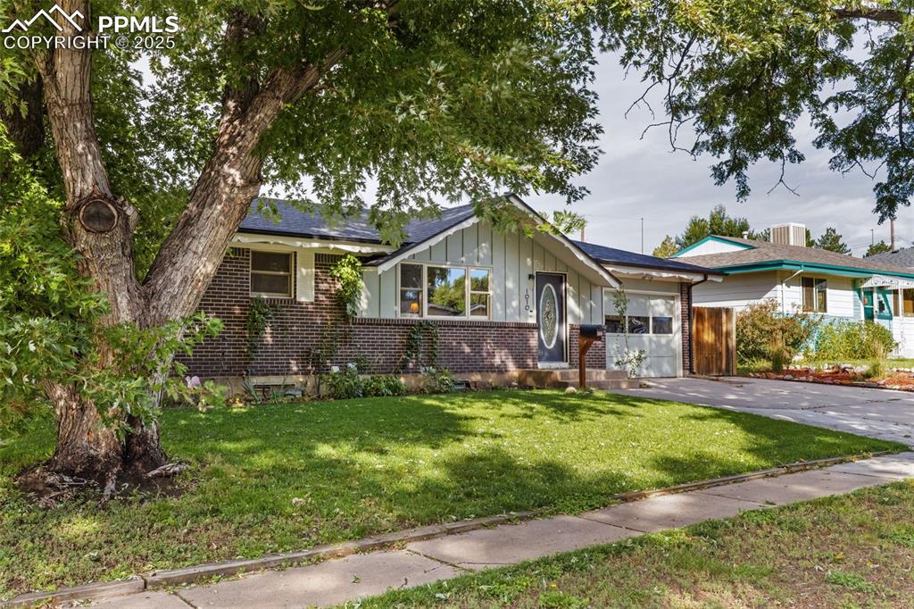 Image 2 of 26: Front of Structure