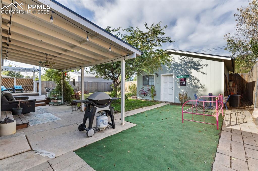 Image 24 of 26: Patio