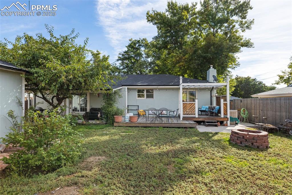 Image 26 of 26: Back of Structure