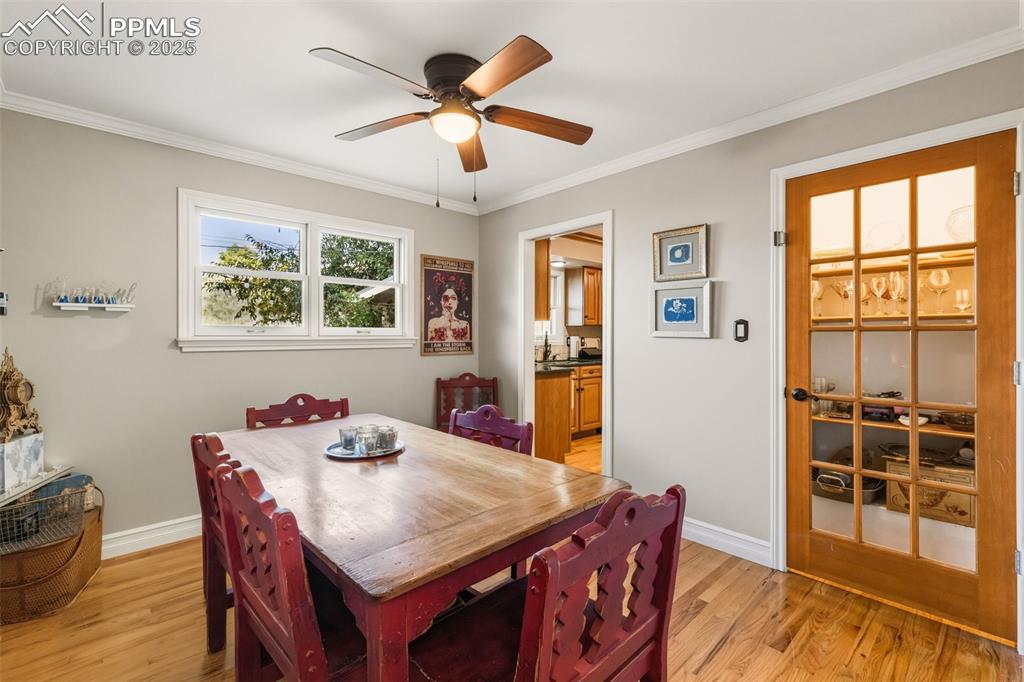 Image 7 of 26: Dining Area