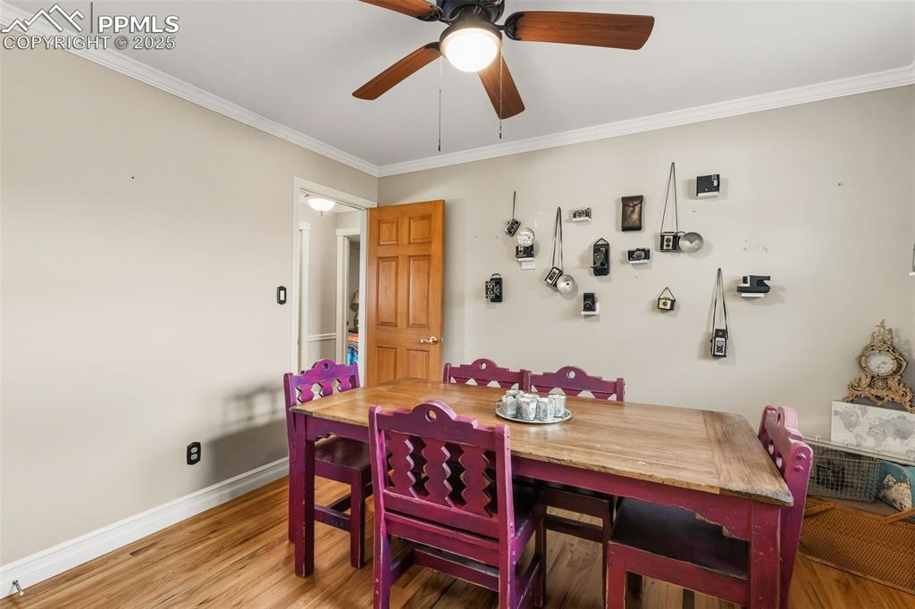 Image 8 of 26: Dining Area