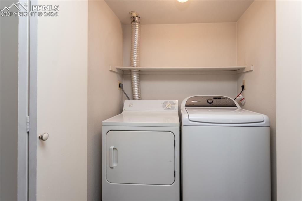 Image 20 of 30: Laundry