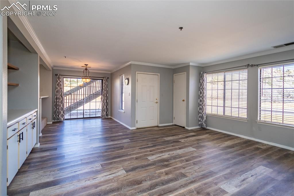 Image 6 of 30: Living Room